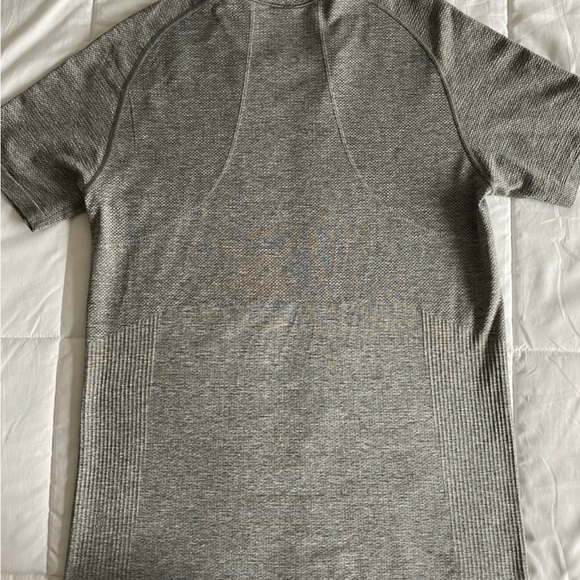 Lululemon Metal Vent Tech 2.0 - Picture 2 of 7